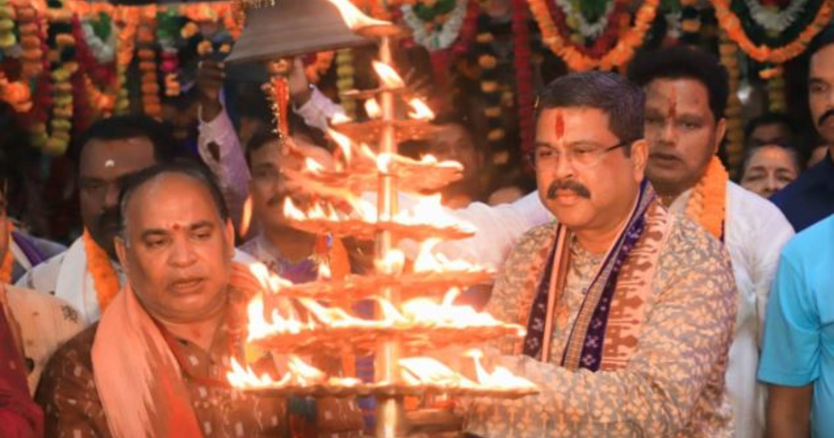 Union Minister Dharmendra Pradhan takes part in Chhath puja celebrations in Odisha's Sambalpur